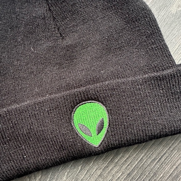 Cute Alien Beenie - Picture 2 of 3